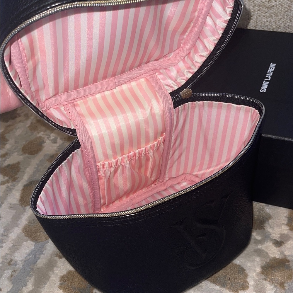 NWT! Victoria's Secret Black Travel / Makeup Bag - Picture 9 of 9